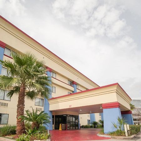 Oyo Townhouse Houston Airport North Hotel Bagian luar foto