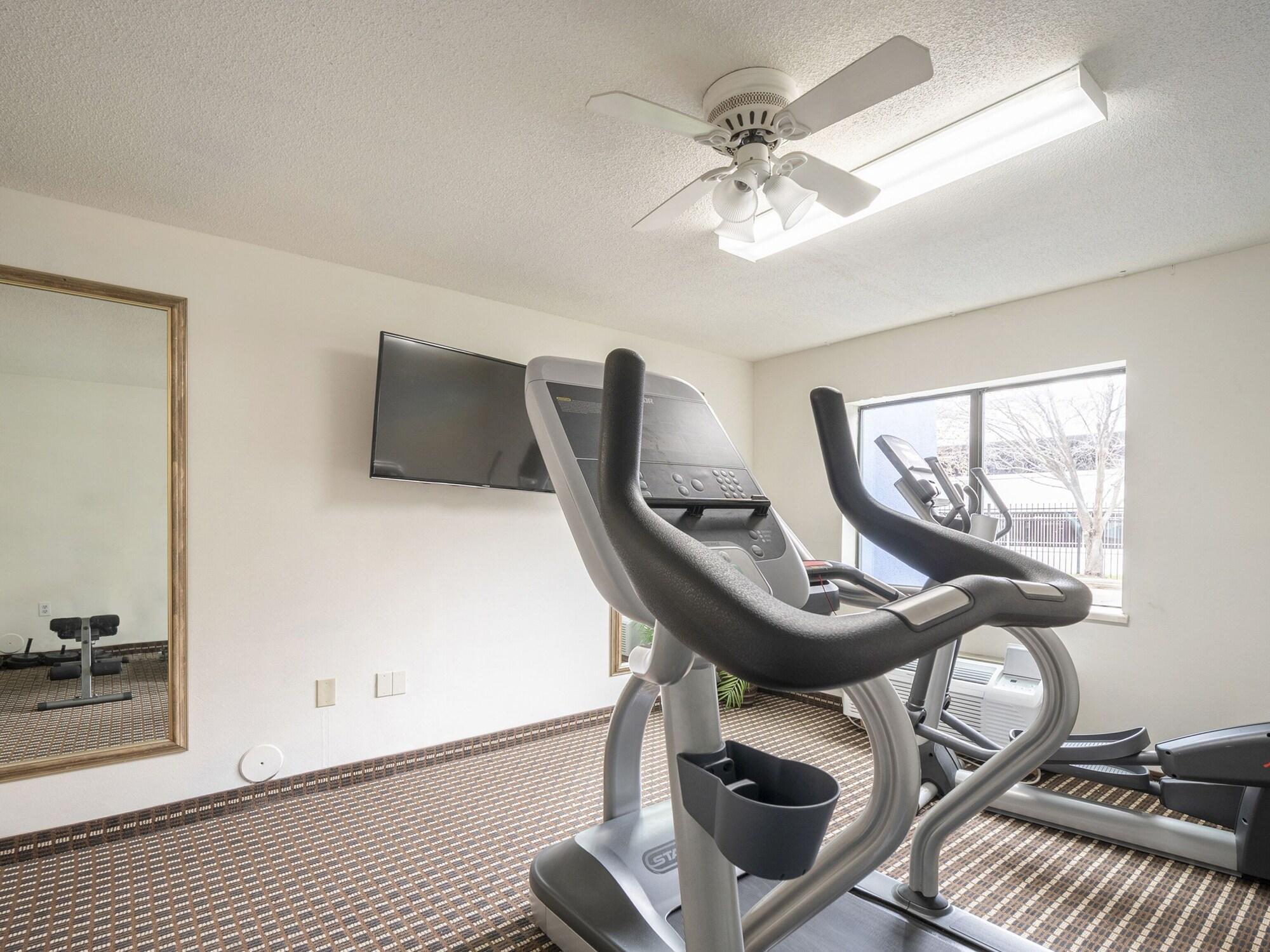 Oyo Townhouse Houston Airport North Hotel Bagian luar foto