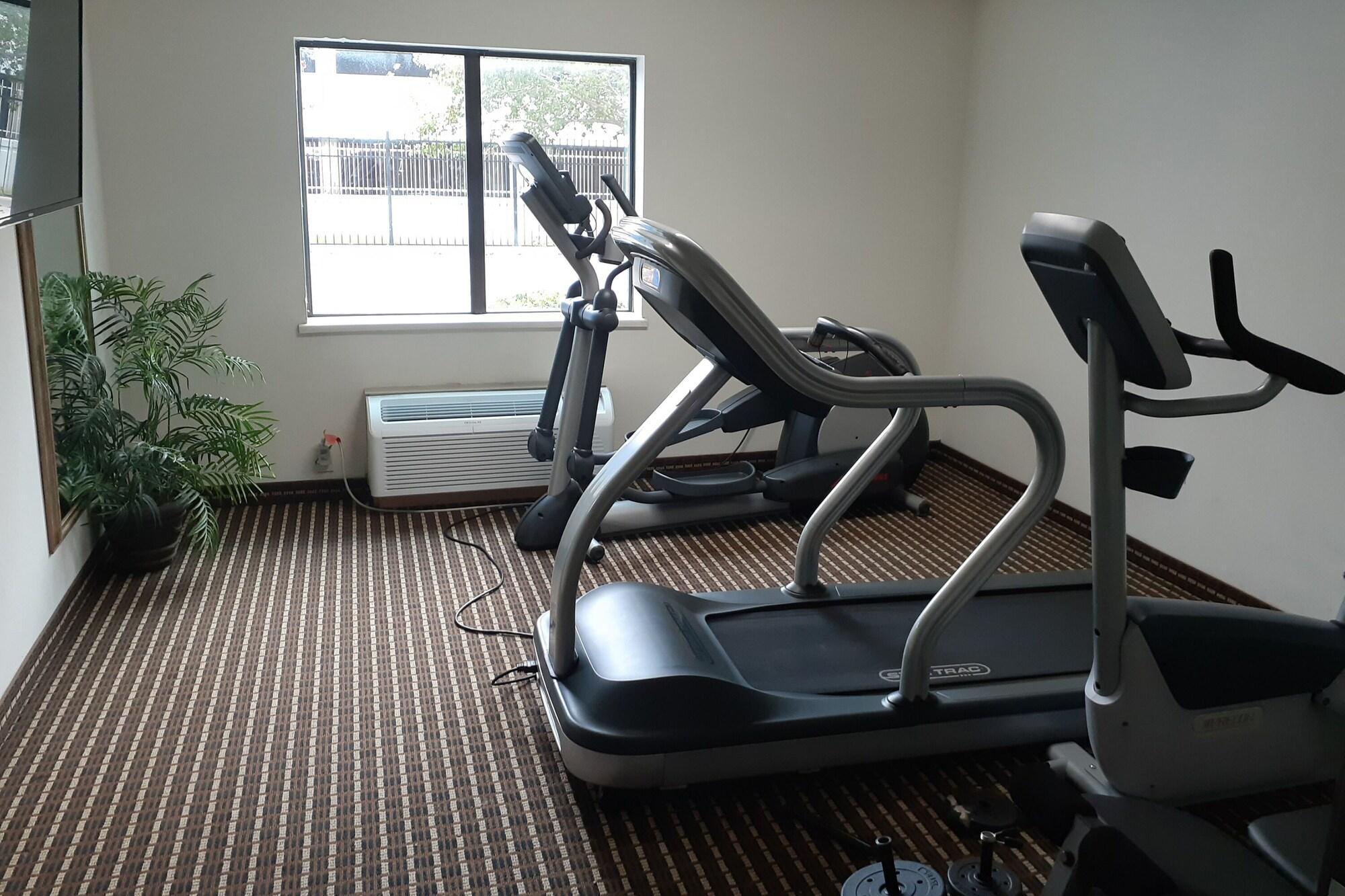 Oyo Townhouse Houston Airport North Hotel Bagian luar foto