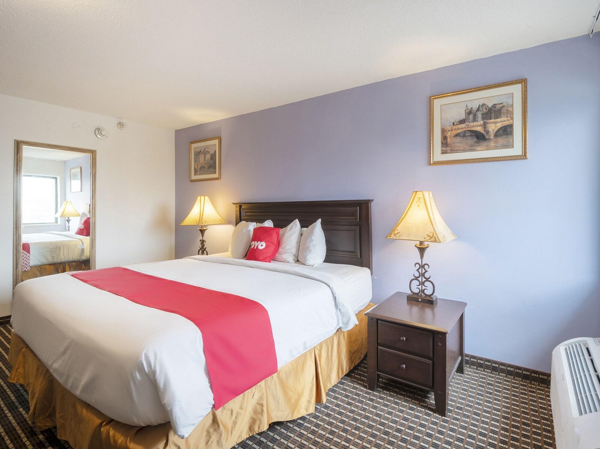 Oyo Townhouse Houston Airport North Hotel Bagian luar foto