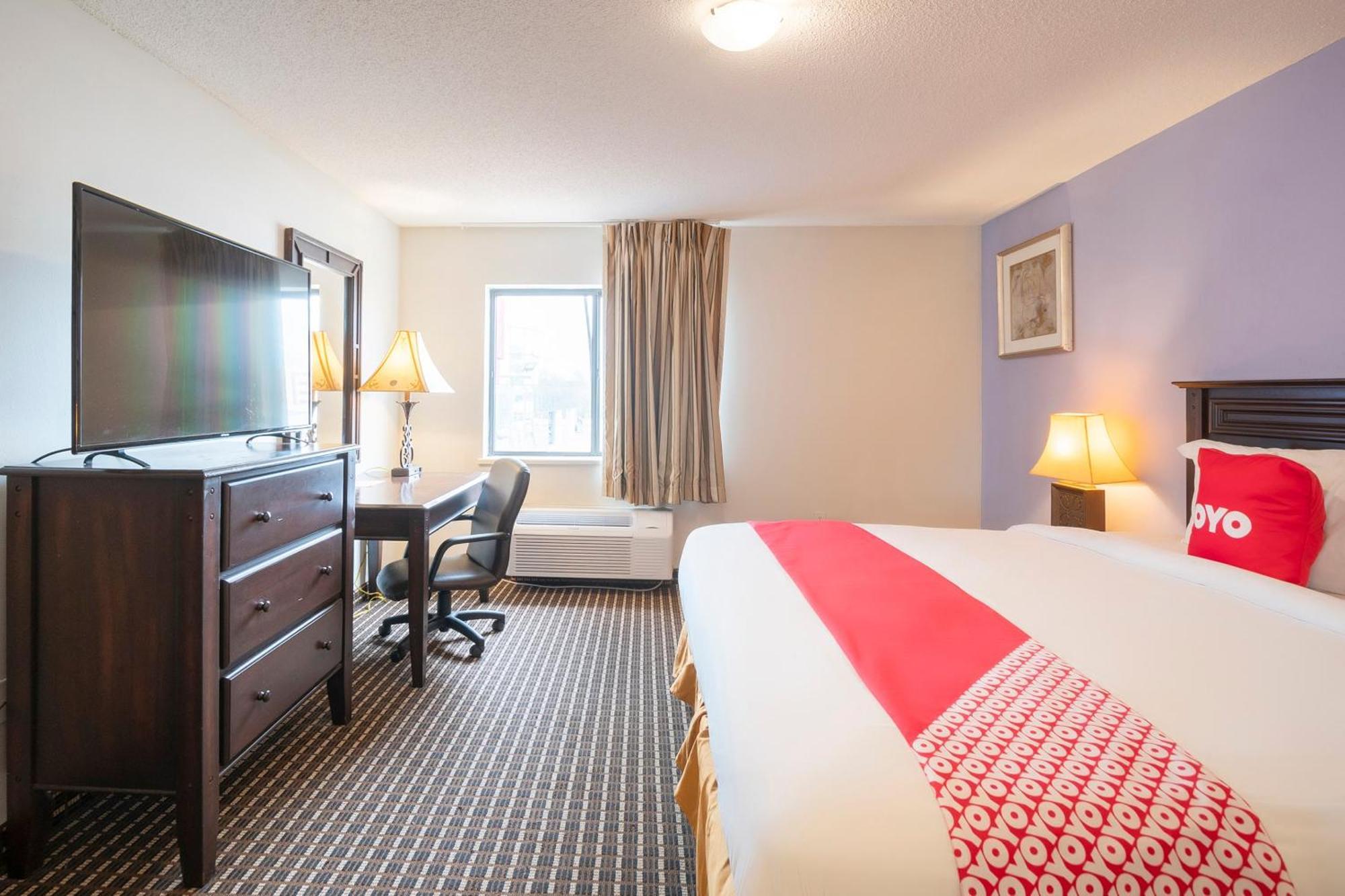 Oyo Townhouse Houston Airport North Hotel Bagian luar foto