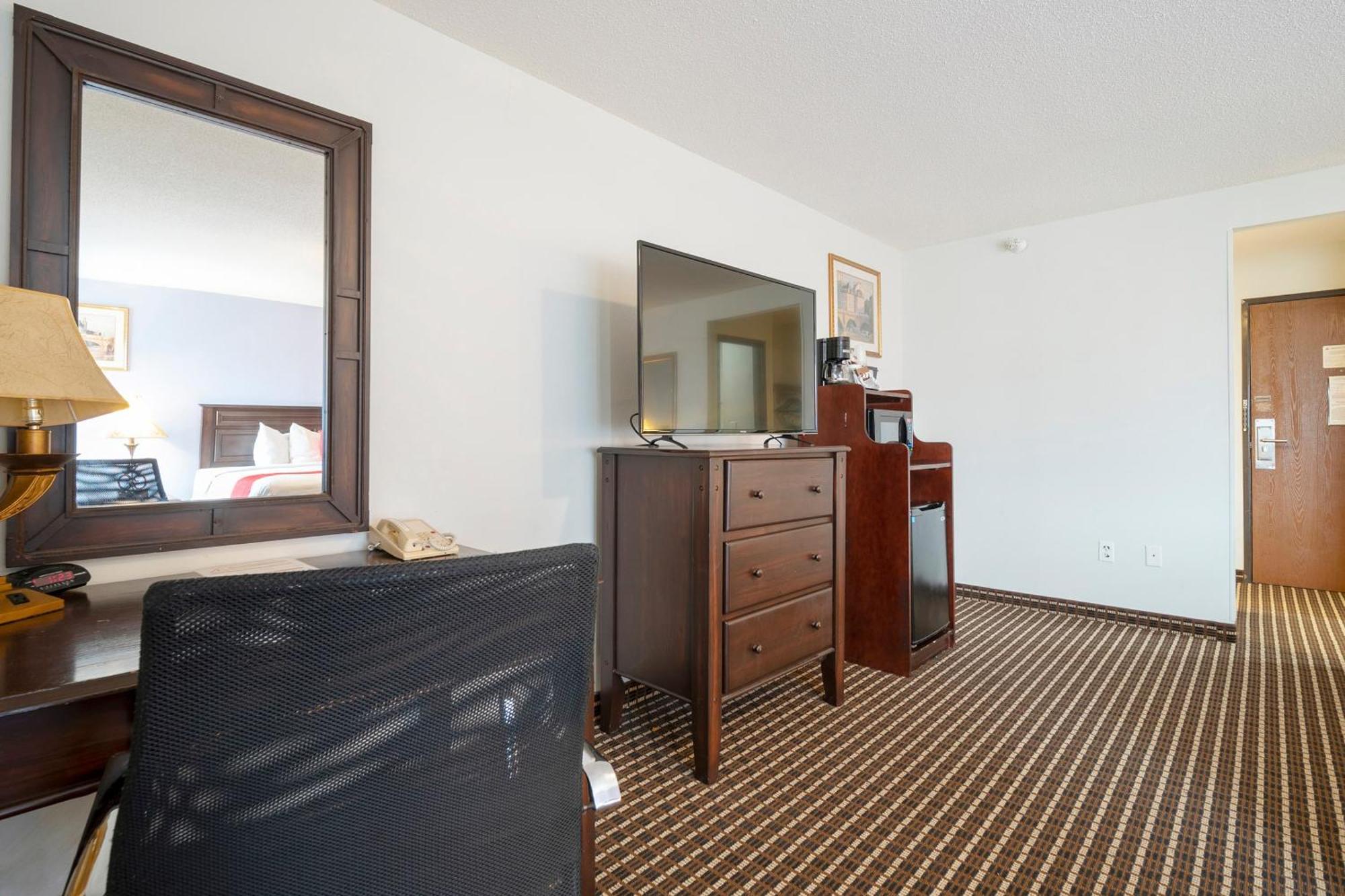 Oyo Townhouse Houston Airport North Hotel Bagian luar foto