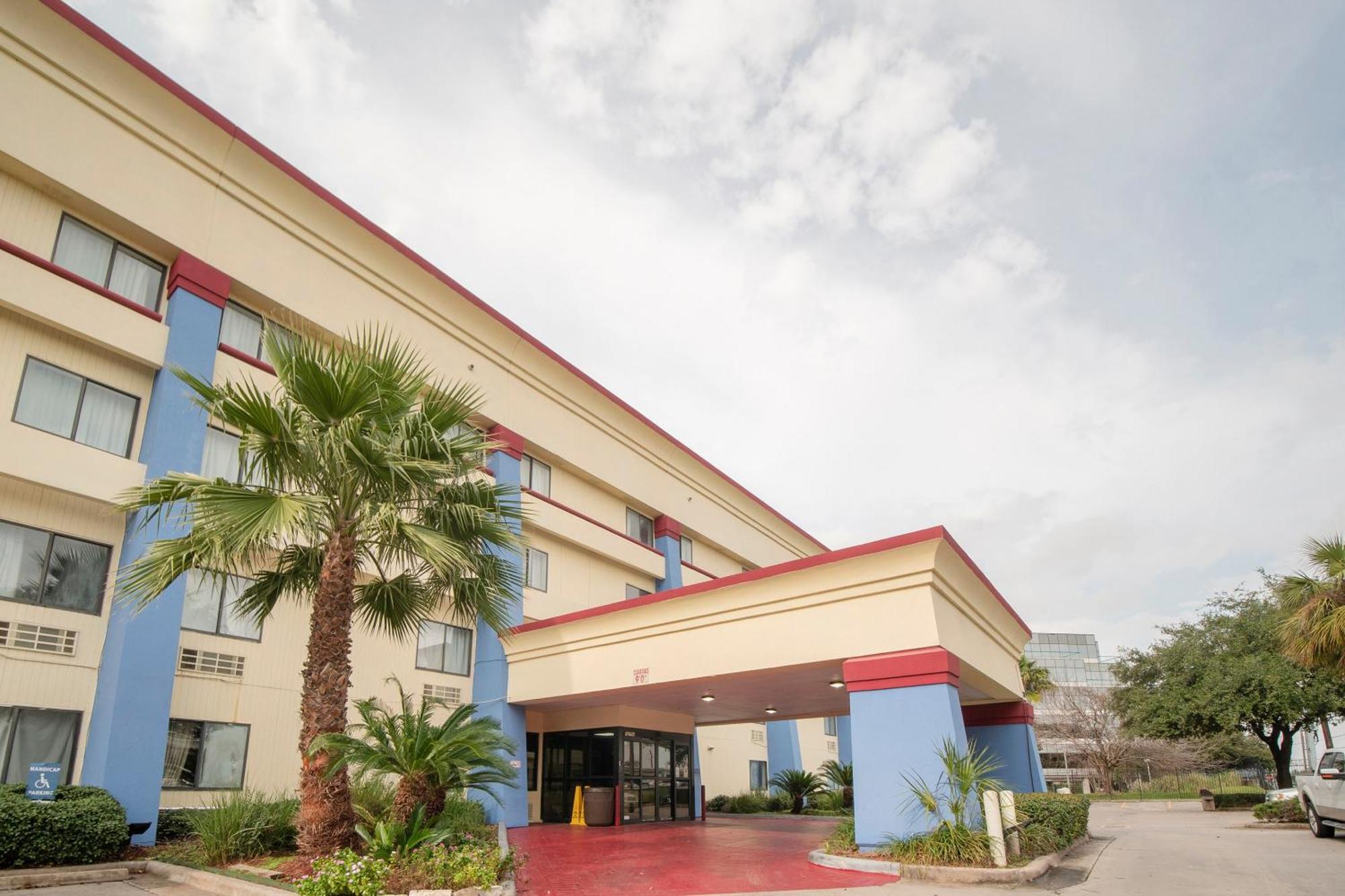 Oyo Townhouse Houston Airport North Hotel Bagian luar foto