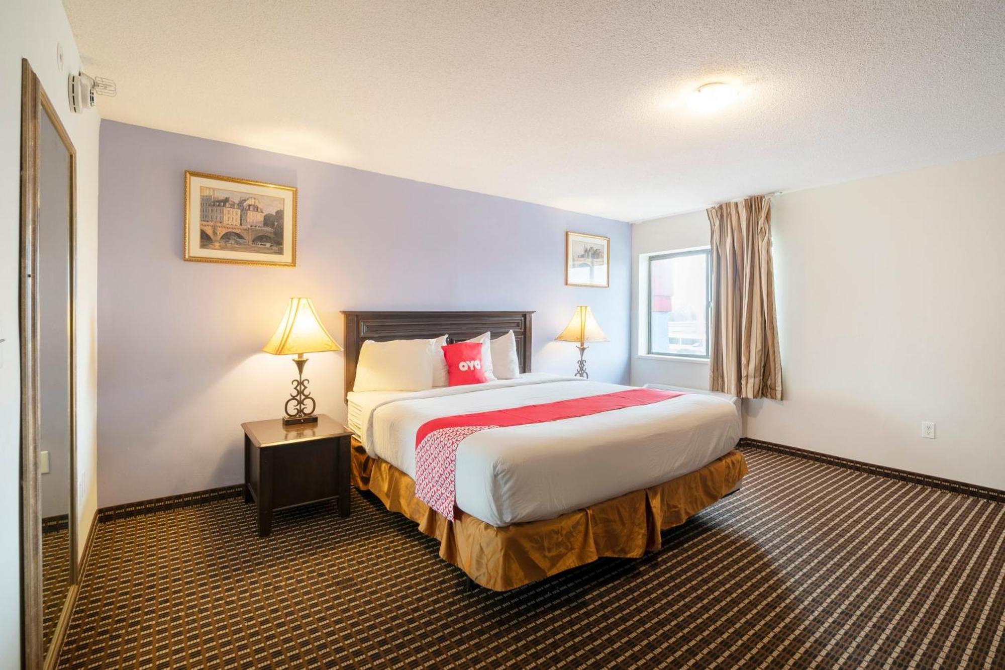 Oyo Townhouse Houston Airport North Hotel Bagian luar foto