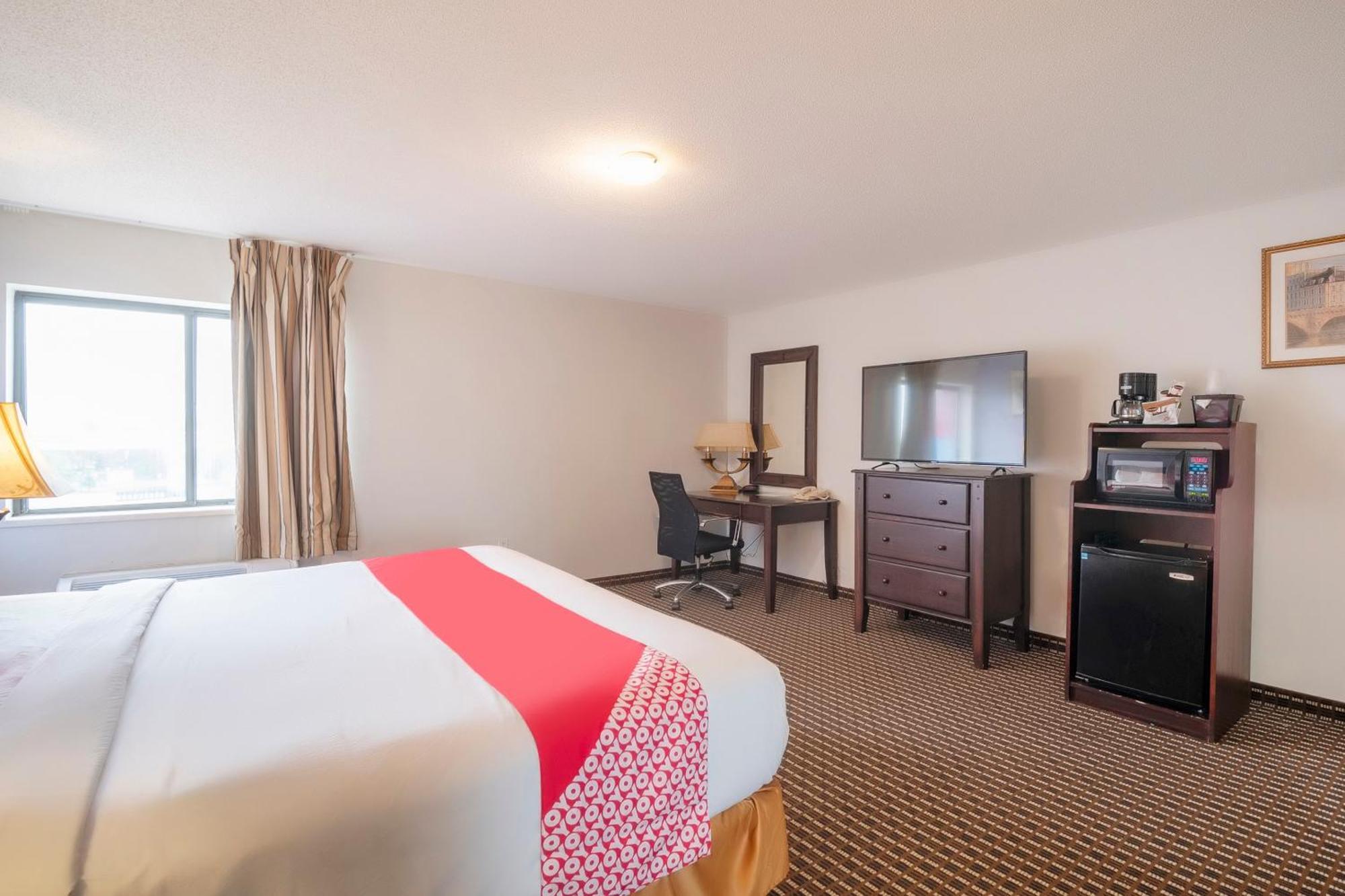 Oyo Townhouse Houston Airport North Hotel Bagian luar foto