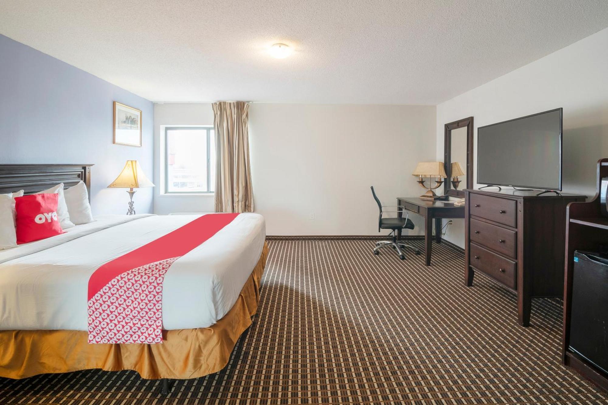 Oyo Townhouse Houston Airport North Hotel Bagian luar foto
