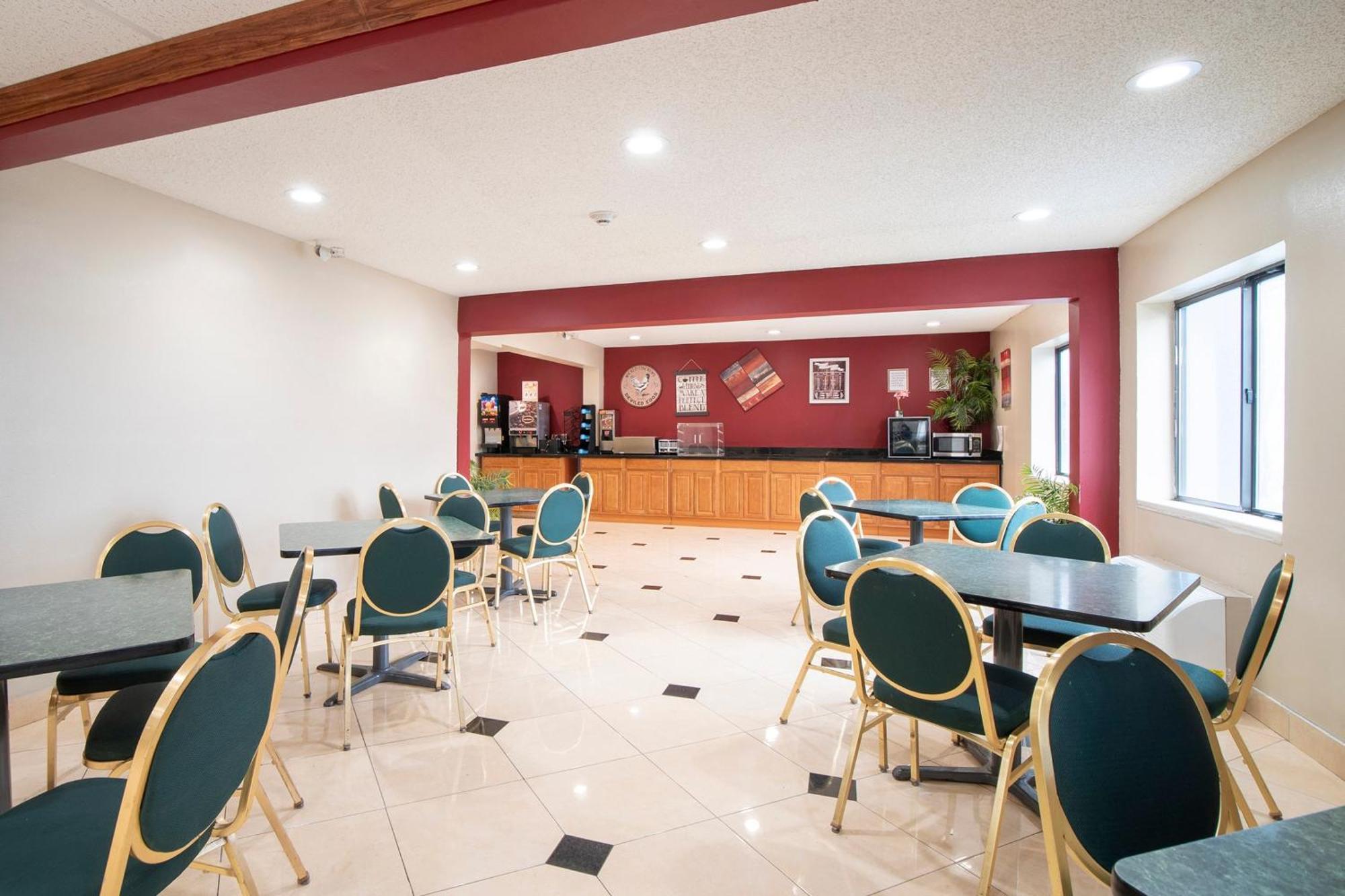 Oyo Townhouse Houston Airport North Hotel Bagian luar foto