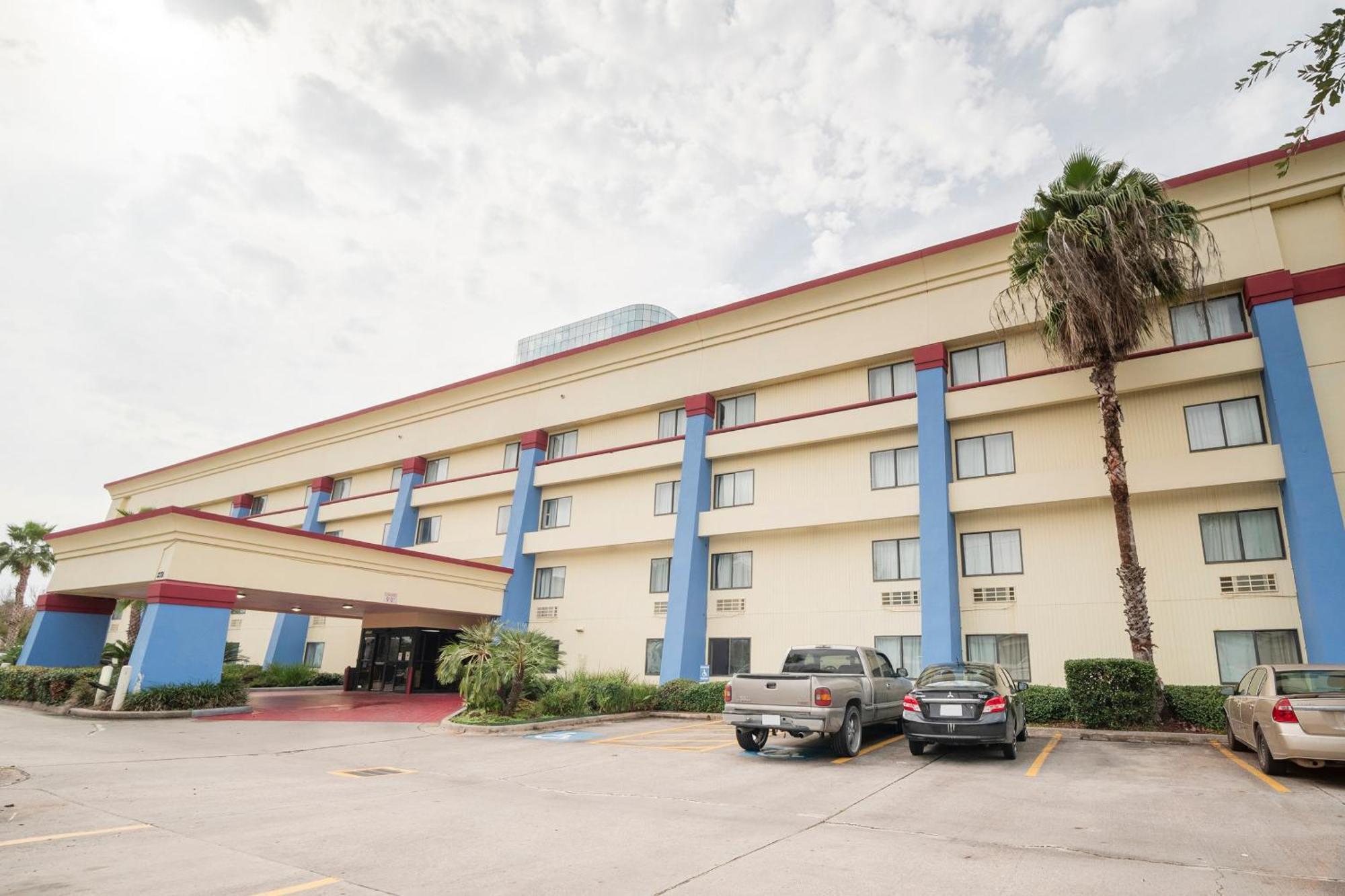 Oyo Townhouse Houston Airport North Hotel Bagian luar foto