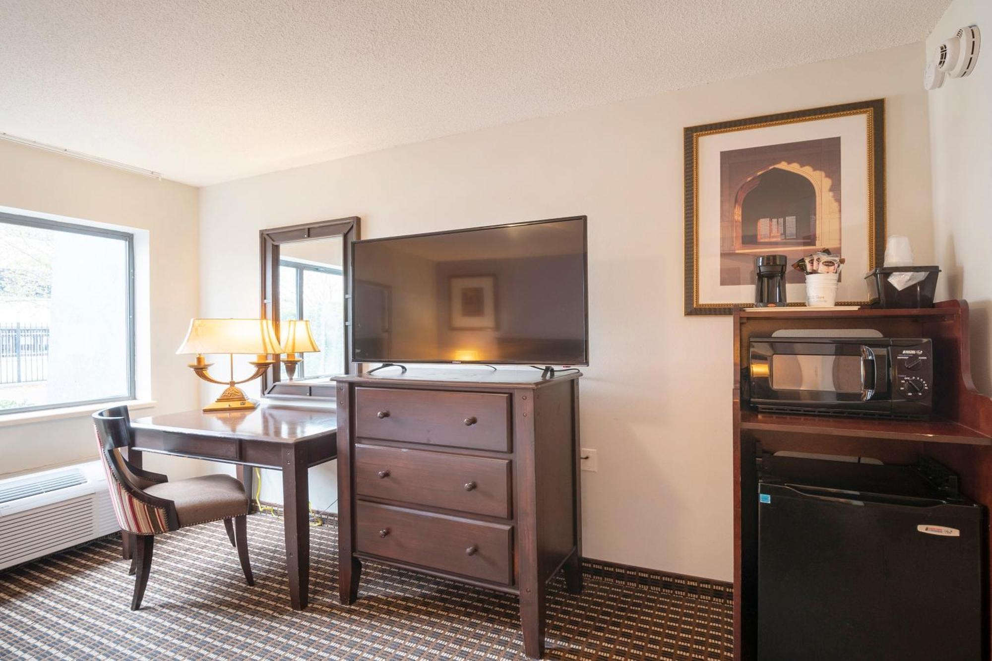 Oyo Townhouse Houston Airport North Hotel Bagian luar foto