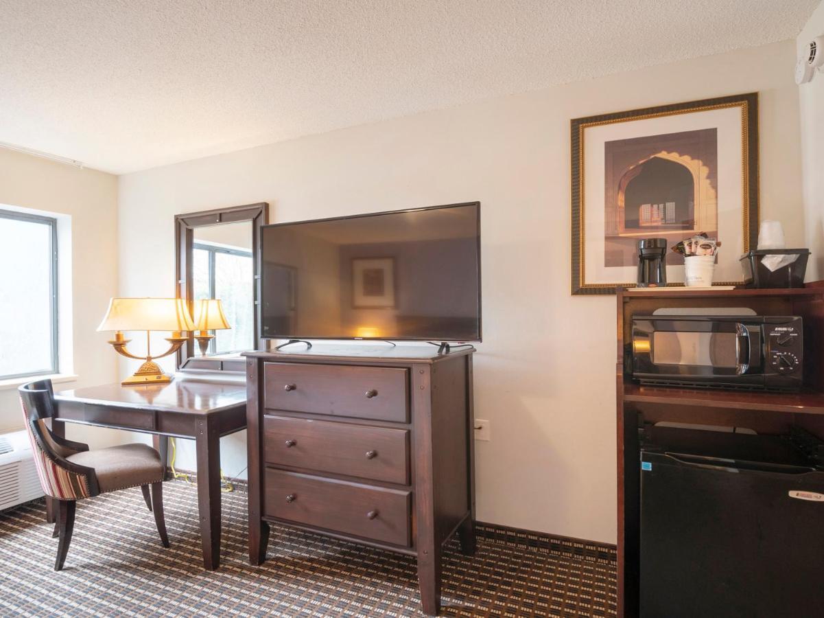 Oyo Townhouse Houston Airport North Hotel Bagian luar foto